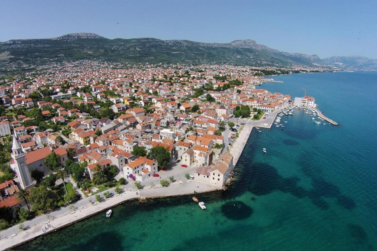 Apartments With A Parking Space Kastel Stafilic, Kastela - 16086 Exterior foto
